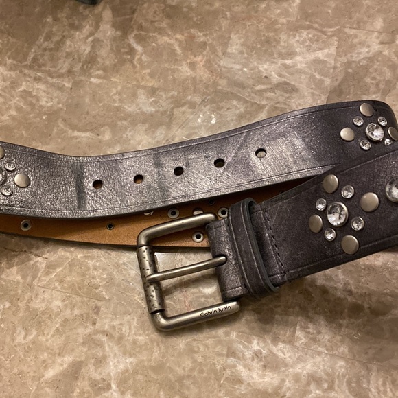 Silver Metallic Leather Belt - Picture 4 of 4